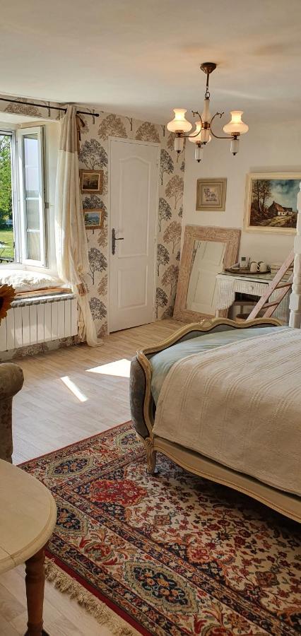 Wisteria House Bed and Breakfast Chanteloup  Buitenkant foto