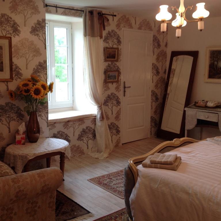 Wisteria House Bed and Breakfast Chanteloup  Buitenkant foto