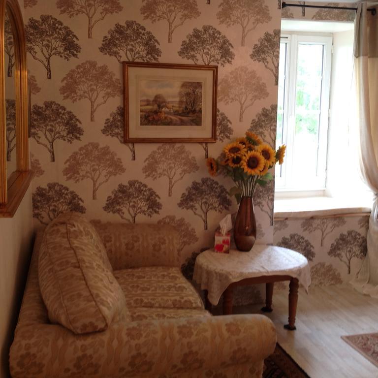 Wisteria House Bed and Breakfast Chanteloup  Buitenkant foto