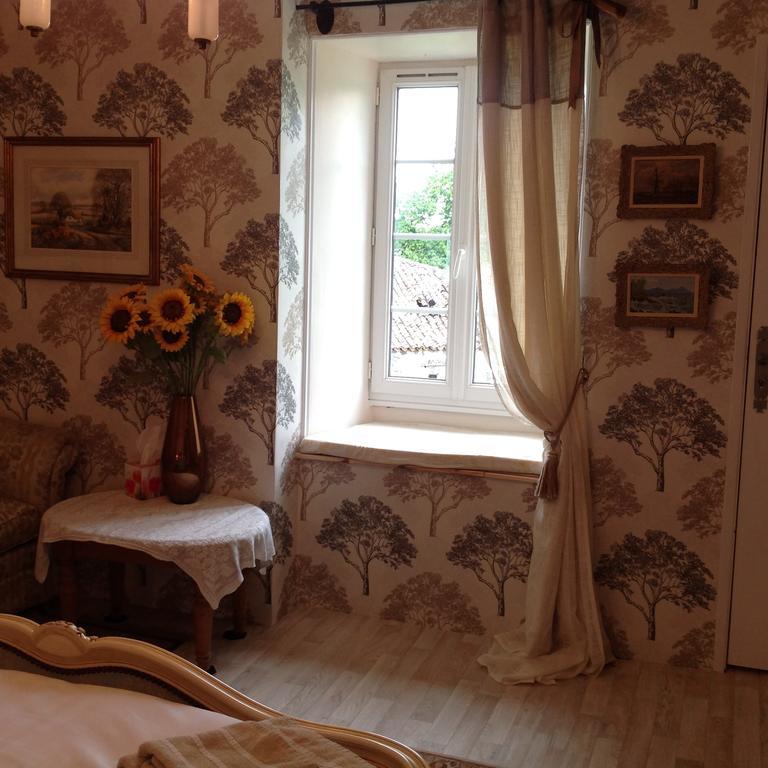 Wisteria House Bed and Breakfast Chanteloup  Buitenkant foto