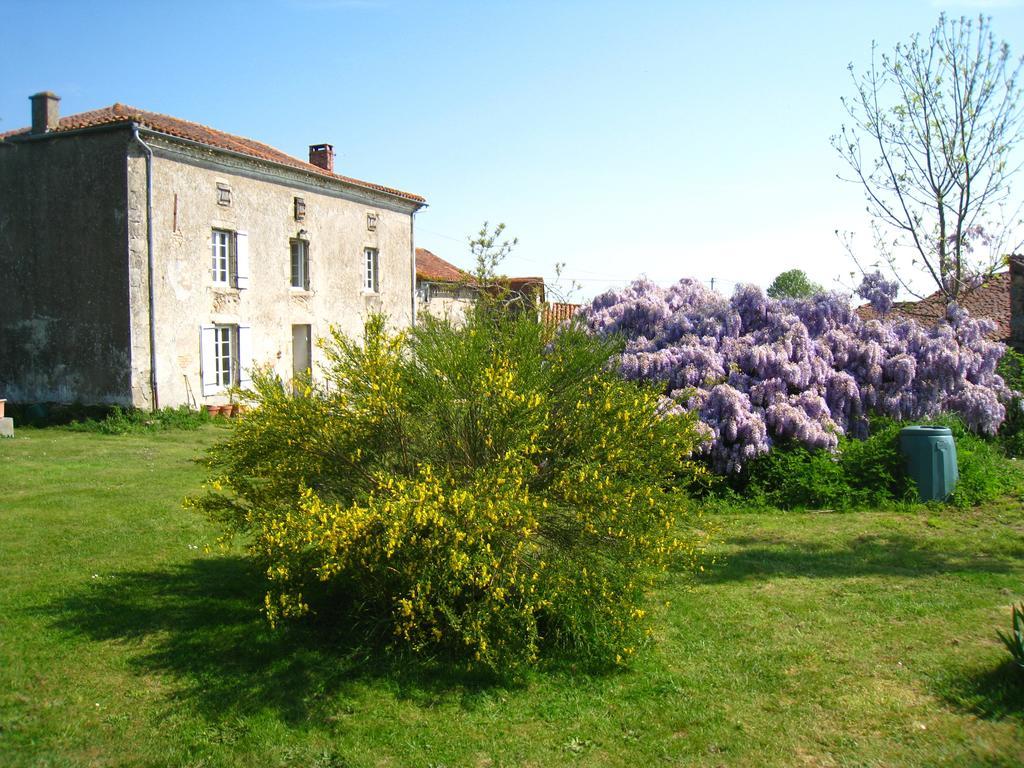 Wisteria House Bed and Breakfast Chanteloup  Buitenkant foto